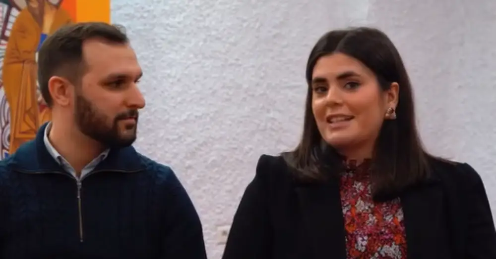 Somos Ana y Juan, y estamos casados desde hace dos años. Tenemos 23 años (Ana) y 26 (Juan) y somos padres de un niño
