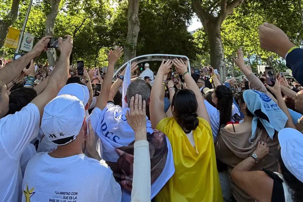 Los jóvenes malagueños acuden a la llamada de León XIV